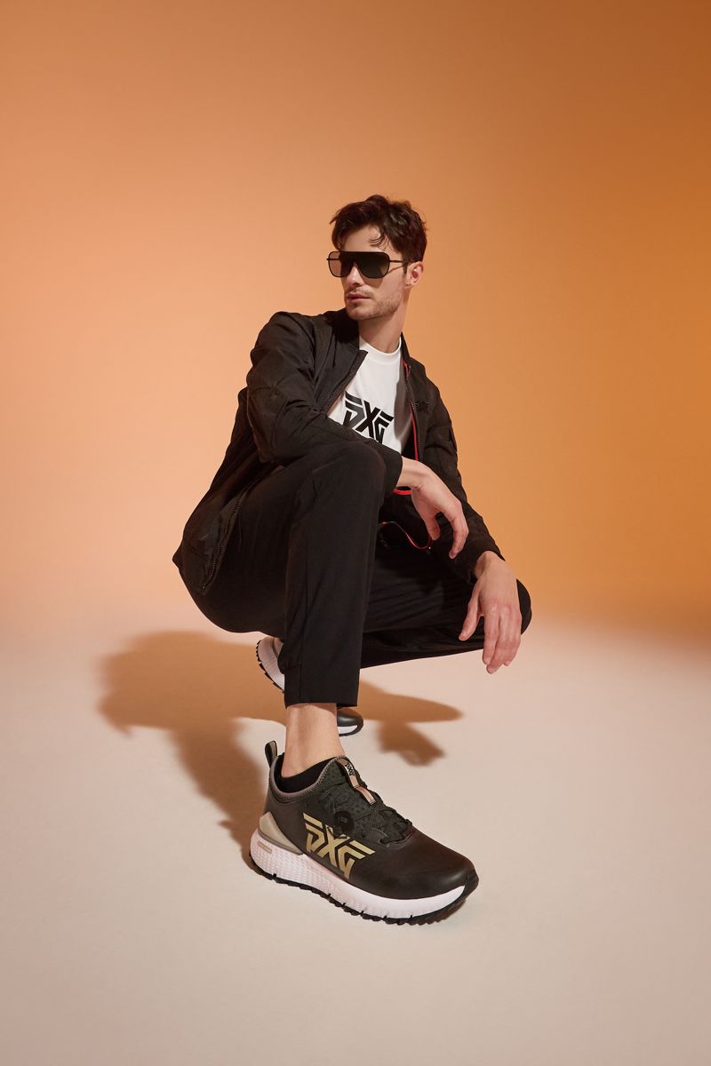 로저나인과 콜한 협업 골프화.PXG 제공