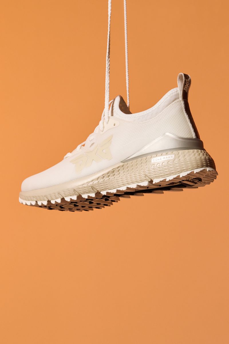 로저나인과 콜한 협업 골프화.PXG 제공