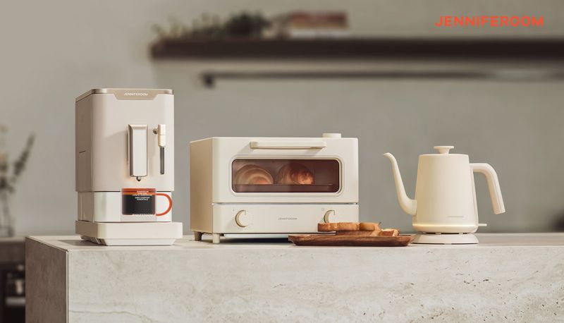 제네퍼룸, '스팀라떼 Pro' 오트밀 컬러 출시. <span id='_stock_code_115390' data-stockcode='115390'>락앤락</span> 제공