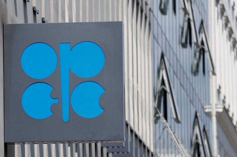 국제 유가가 2일(현지시간) 석유수출국기구(OPEC) 플러스(+)의 증산 확대 불발 소식에 사흘 만에 급등세로 방향을 틀었다. 국제 유가는 2.9% 안팎 급등해 지난달 20일 이후 최고 수준으로 뛰었다. 로이터 연합