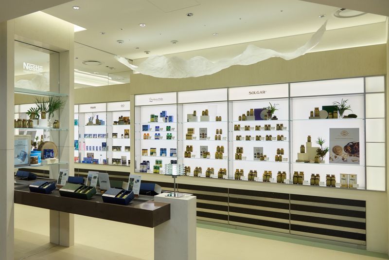 <span id='_stock_code_069960' data-stockcode='069960'>현대백화점</span> 목동점에 오픈한 <span id='_stock_code_052260' data-stockcode='052260'>현대바이오랜드</span> 네슬레 헬스사이언스 스토어. 현대백화점 제공