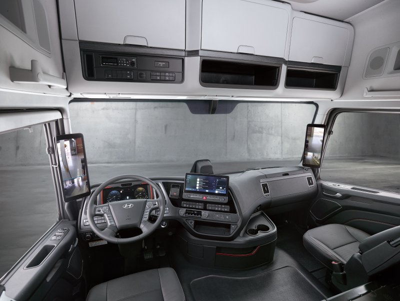 더 뉴 엑시언트(The new XCIENT) 실내. 사진=현대차 제공