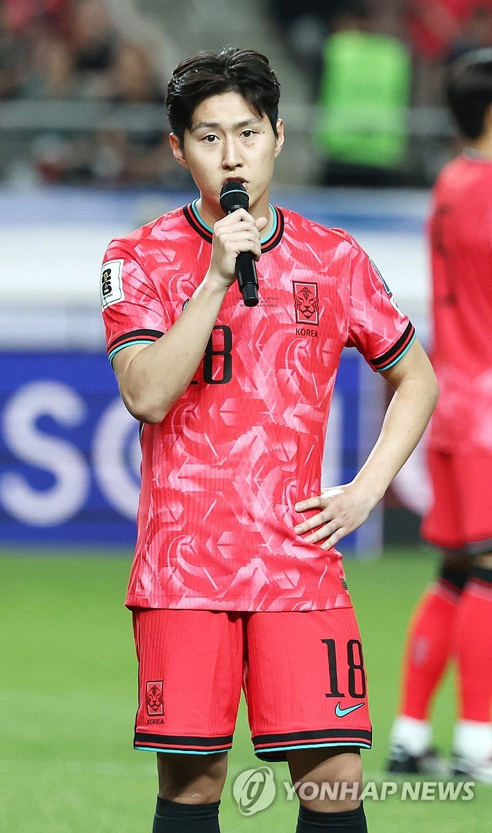 쿠웨이트전 이후 인터뷰하고 있는 이강인.연합뉴스