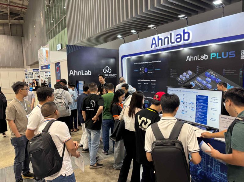 베트남 ICT COMM 2025에 참가한 <span id='_stock_code_053800' data-stockcode='053800'>안랩</span> 부스 전경. 안랩 제공