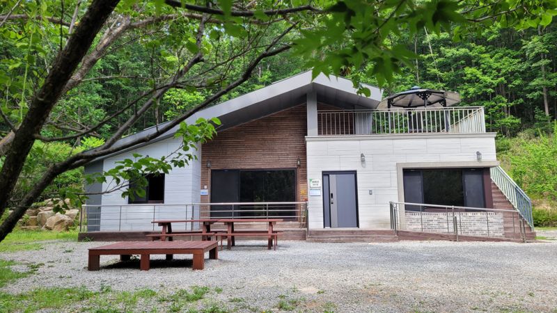 올 여름성수기 국립자연휴양림 객실 추첨에서 가장 높은 경쟁률을 보인 경북 문경의 국립대야산자연휴양림 숲속의집 601호 객실.