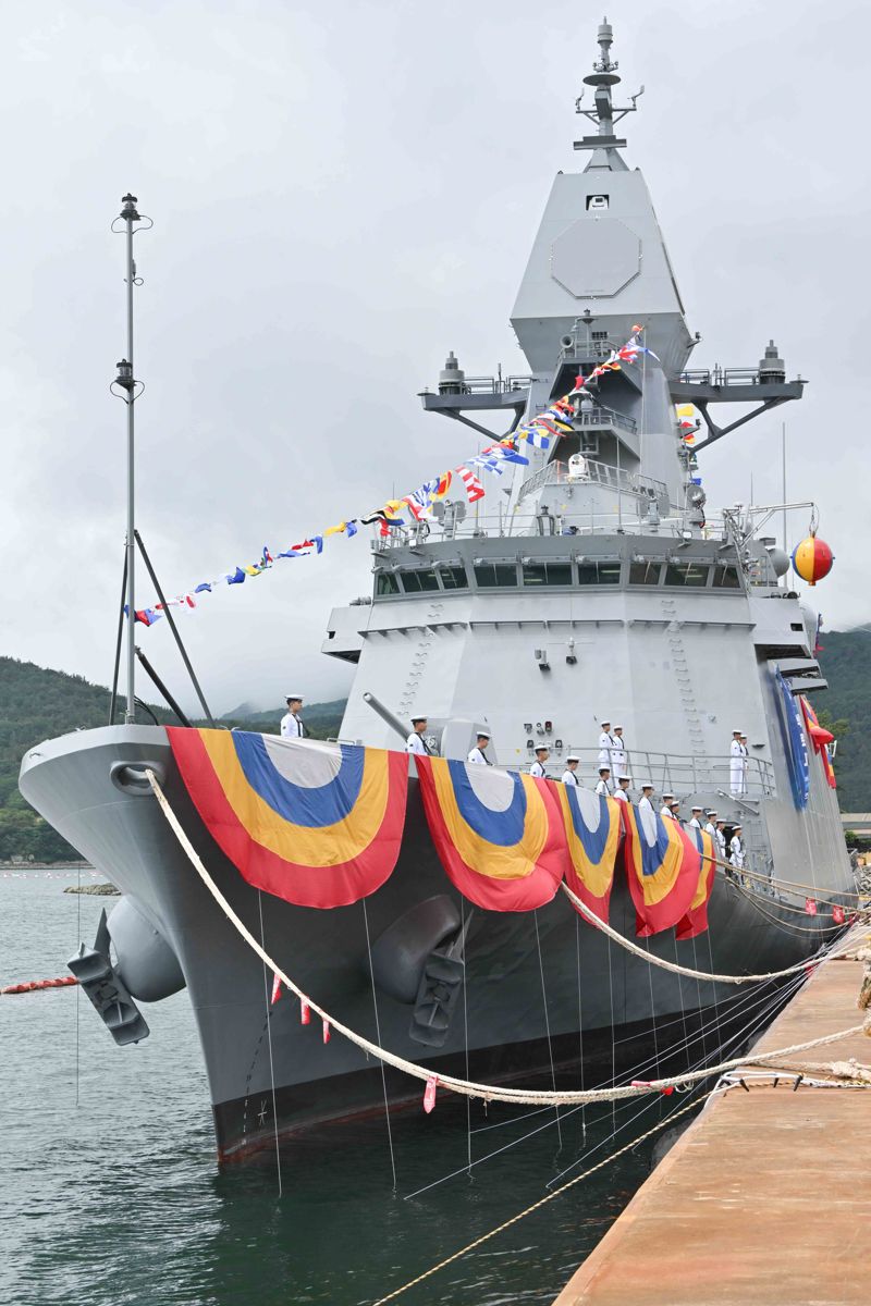 20일 경남 고성군 SK오션플랜트에서 울산급 Batch-Ⅲ 2번함 경북함 진수식이 열리고 있다. 사진은 이날 진수된 최신예 호위함 경북함. 해군 제공