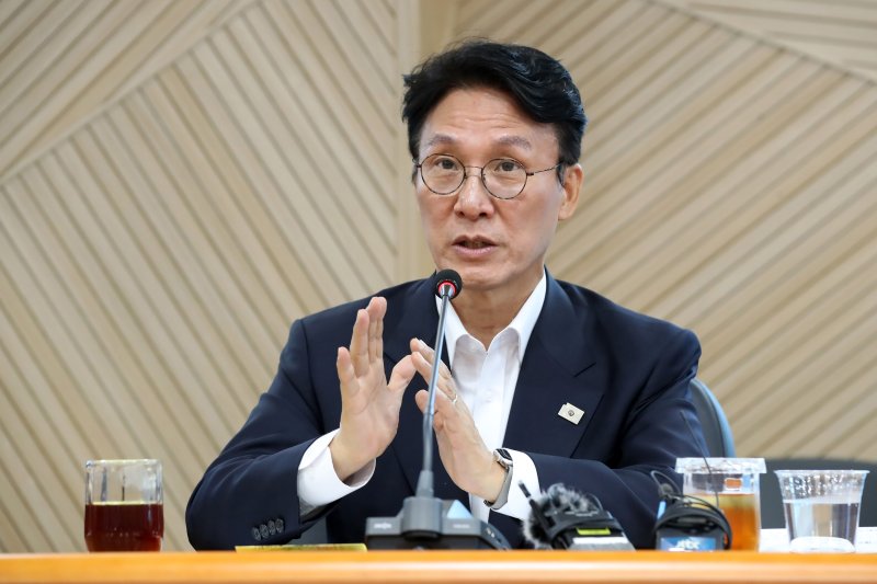 김민석 국무총리 후보가 20일 대구 수성구 대구디지털혁신진흥원에서 열린 AX 연구거점 조성을 위한 경청 간담회에서 인사말을 하고 있다. 2025.06.20. /사진=뉴시스