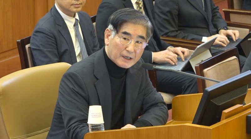 김용현 전 국방부장관이 23일 서울 종로구 헌법재판소에서 열린 대통령 탄핵심판 4차 변론기일에 증인으로 출석해 질문에 답변하고 있다. 사진=뉴시스
