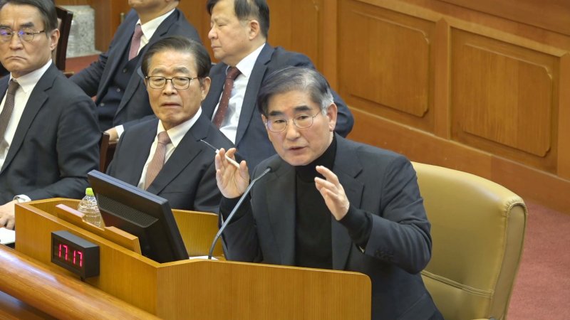 김용현 전 국방부장관이 지난 1월 23일 서울 종로구 헌법재판소에서 열린 대통령 탄핵심판 4차 변론기일에 증인으로 출석해 질문에 답변하고 있다. (헌법재판소 제공) /사진=뉴시스