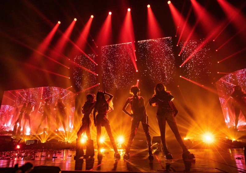 2024년 데뷔 15주년을 맞은 2세대 대표 걸그룹 '투애니원(2NE1)'이 10년6개월 만에 단독 콘서트를 열었다. YG엔터테인먼트 제공