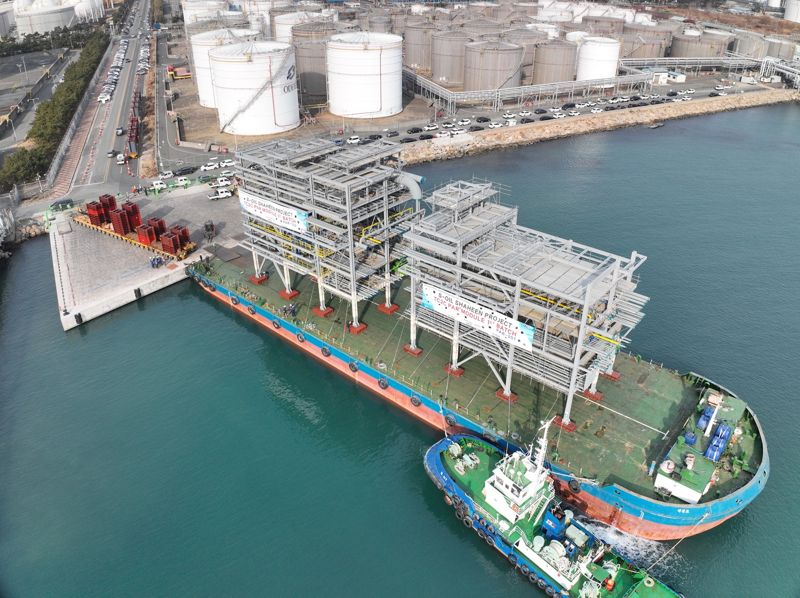 울산에 설치된 샤힌 프로젝트 대형 모듈 사진. <span id='_stock_code_375500' data-stockcode='375500'>DL이앤씨</span> 제공