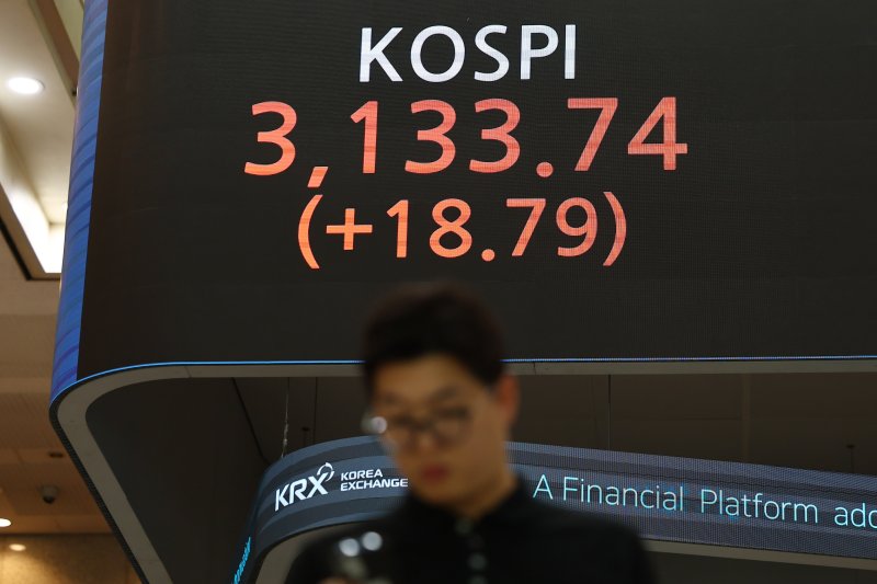 9일 서울 여의도 한국거래소 현황판에 코스피가 표시돼 있다. /사진=연합뉴스