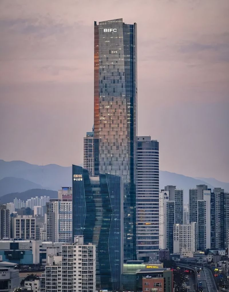 부산 문현동에 위치한 부산국제금융센터(BIFC) 전경. 부산국제금융진흥원 제공
