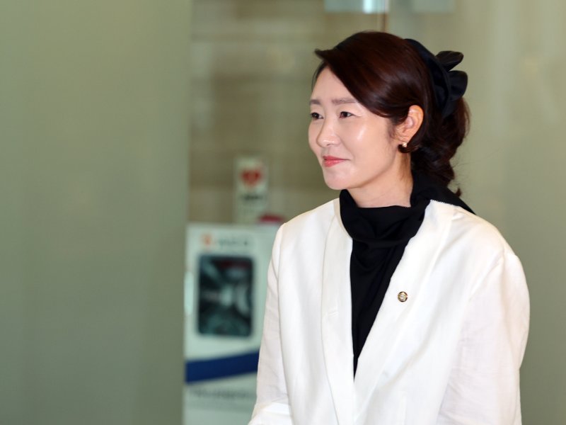 강선우 여성가족부 장관 후보자가 지난 6월26일 오후 서울 종로구 이마빌딩에 마련된 인사청문회 사무실로 출근하고 있다. 2025.6.26/뉴스1 ⓒ News1 황기선 기자 /사진=뉴스1