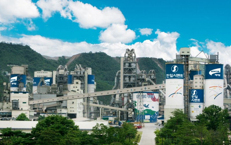 <span id='_stock_code_300720' data-stockcode='300720'>한일시멘트</span> 단양공장 전경. 한일시멘트 제공