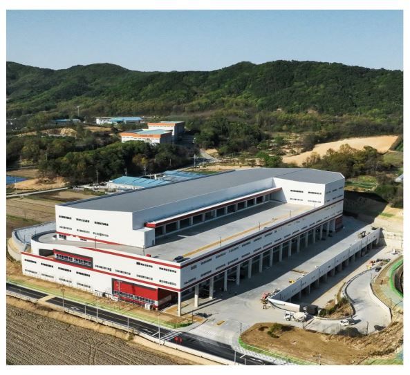 로지스코 안성 물류센터 전경.