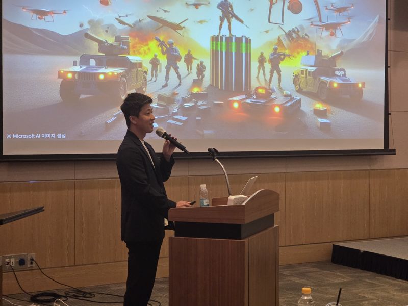 유종태 유벳 상무가 7일 열린 '제3회 배터리 소재 기술세미나'에서 발표하고 있다. 박경호 기자