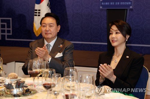 2022년 6월 김건희 여사가 나토 정상회의 참석 때 ‘반클리프앤아펠 목걸이’를 착용하고 있다. /사진=연합뉴스