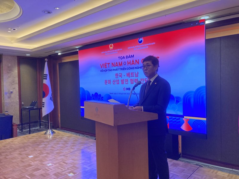 최휘영 문화체육관광부 장관이 11일 롯데호텔 서울에서 열린 '한-베트남 문화산업 발전 협력 간담회'에서 축사하고 있다. 뉴스1