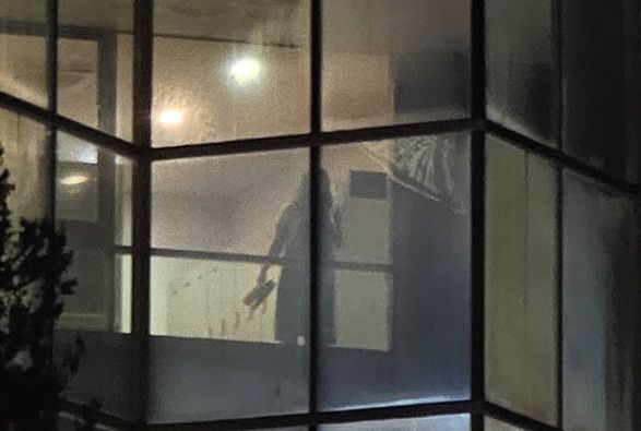 창밖에서 훤히 다 보이는 경주 호텔 여자사우나 탈의실의 모습. &#x2F;사진&#x3D;온라인 커뮤니티 갈무리