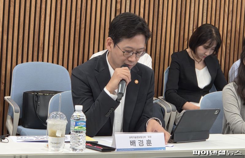 배경훈 과학기술정보통신부 장관이 14일 오전 서울 강남구 개포디지털혁신파크에서 열린 ‘AX 인재 양성 간담회’에서 발언하고 있다. 사진&#x3D;박성현 기자