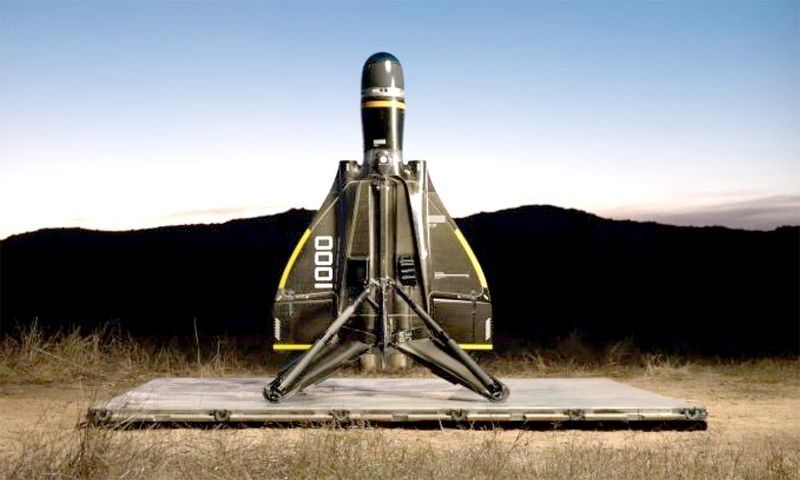 안두릴의 '로드러너-M'은 재활용 가능한 하드킬 방식의 안티드론 플랫폼이다. 인공지능(AI)을 탑재한 자율 비행 드론으로, 빠른 아음속 속도와 기동성을 갖춘 것이 특징이다. 재사용 가능한 미사일과 자율 드론의 중간 단계로 여겨지며, 정보 및 정찰 센서와 같은 모듈식 탑재물을 장착할 수 있다. 안두릴 인더스트리 홈페이지 캡처