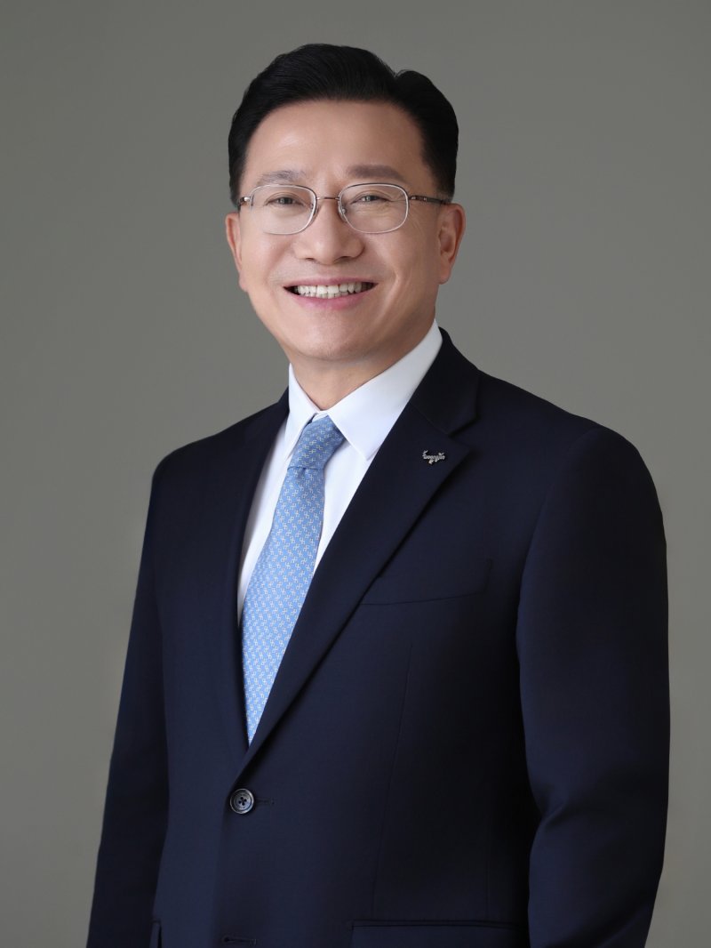 문호상 <span id='_stock_code_016880' data-stockcode='016880'>웅진</span>프리드라이프 신임 대표이사. 웅진프리드라이프 제공