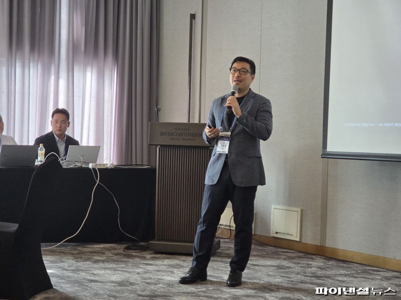 이정수 플리토 대표가 28일 오전 서울 강남구 그랜드 인터컨티넨탈 파르나스에서 열린 창립 13주년 ‘플리토 퍼스트 미디어 인사이트 데이'에서 발표하고 있다. 사진=박성현 기자