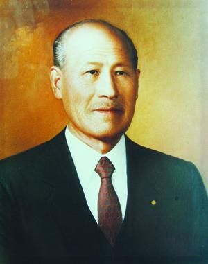 동국제강그룹 창업주 <span id='_stock_code_007680' data-stockcode='007680'>대원</span> 장경호 거사. 동국제강제공