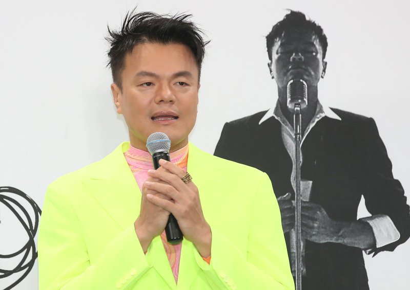 대통령실은 9일 이재명 대통령이 대중문화교류위원 공동위원장에 박진영 JYP엔터테인먼트 창의성총괄책임자 및 대표 프로듀서를 임명했다고 전했다. 뉴스1 제공