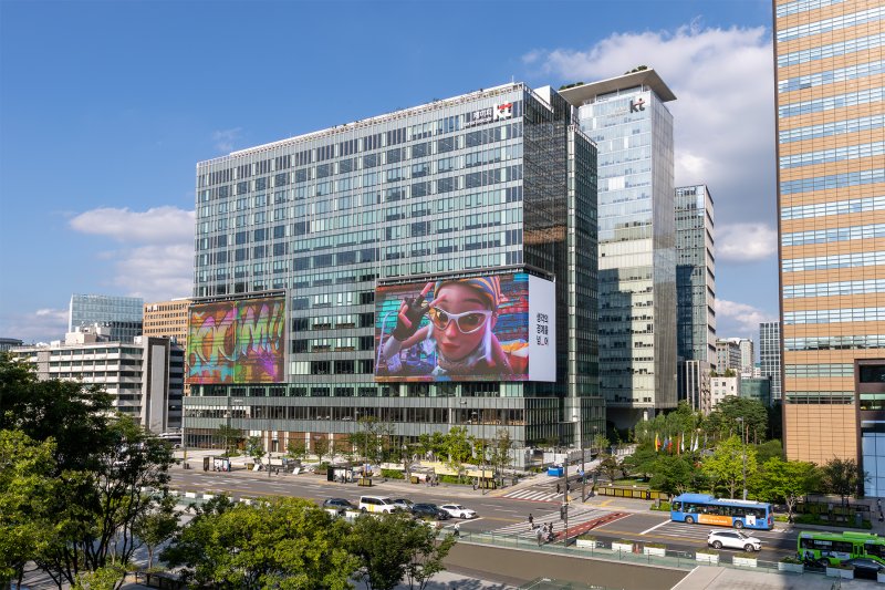 <span id='_stock_code_030200' data-stockcode='030200'>KT</span> 광화문빌딩 웨스트 사옥 &#39;KT 스퀘어&#39; 전경. 뉴스1 제공