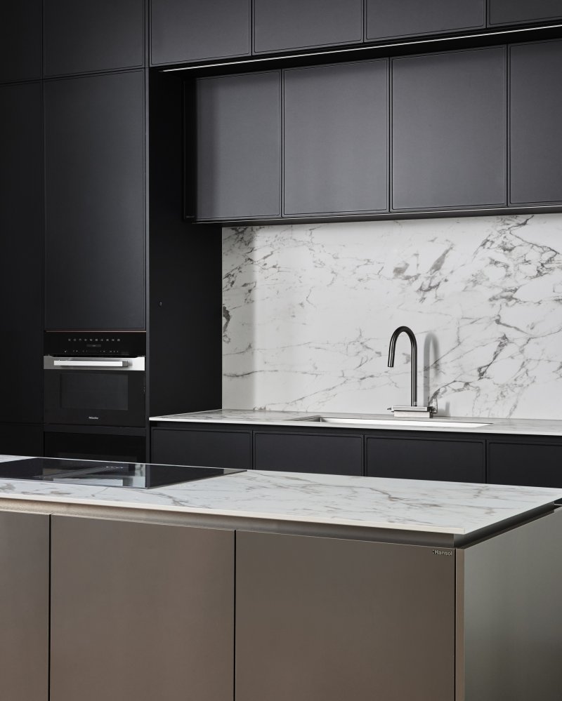 한솔홈데코의 맴브레인 도어. 한솔홀딩스 제공