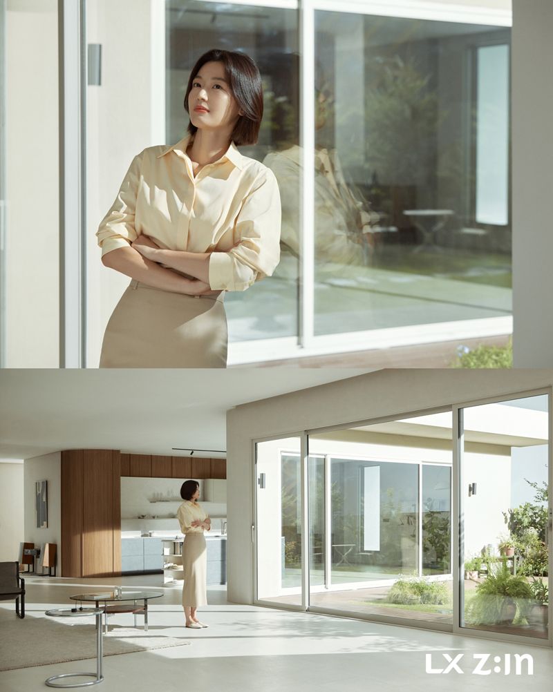 'LX Z:IN(LX지인) 창호 뷰프레임' 광고 이미지. <span id='_stock_code_108670' data-stockcode='108670'>LX하우시스</span> 제공