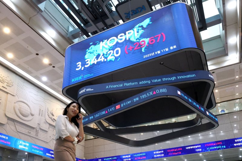 11일 서울 여의도 한국거래소 내부 전경. 뉴스1 제공