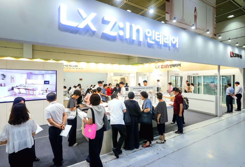 코리아빌드위크 전시장 내 LX하우시스 부스 전경. LX하우시스 제공