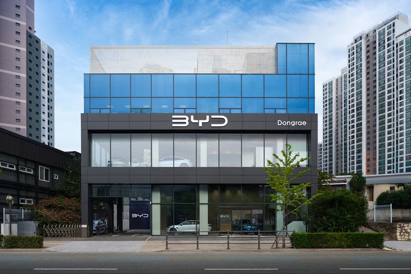 15일 개관한 BYD 오토 부산 동래 전시장 외관. BYD코리아 제공