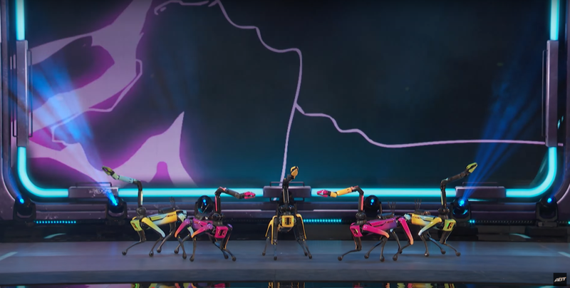 지난 8월 미국 TV쇼 ‘아메리카 갓 탤런트’ 생방송 무대에서 보스턴다이나믹스 스팟이 안무를 선보이고 있다. America’s Got Talent 유튜브 채널