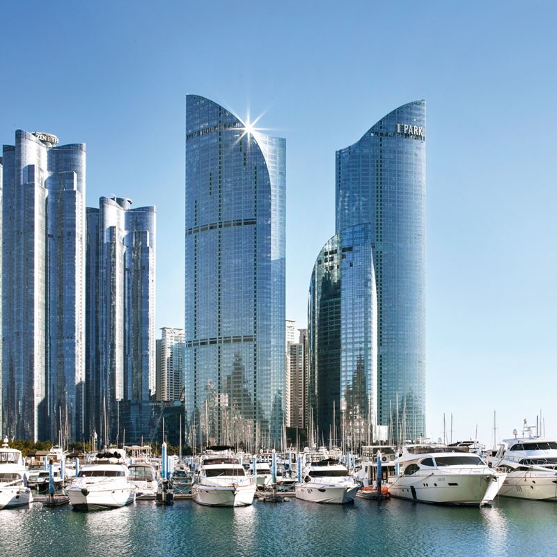 오는 23일 오후 ‘부산 해양 AI 전략협의체 출범식’이 열리는 파크하얏트 부산 호텔 전경. 호텔 HDC 제공