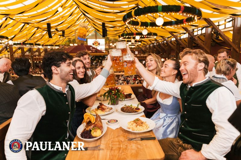 파울라너 옥토버페스트 홍보 포스터. <span id='_stock_code_000080' data-stockcode='000080'>하이트진로</span> 제공 