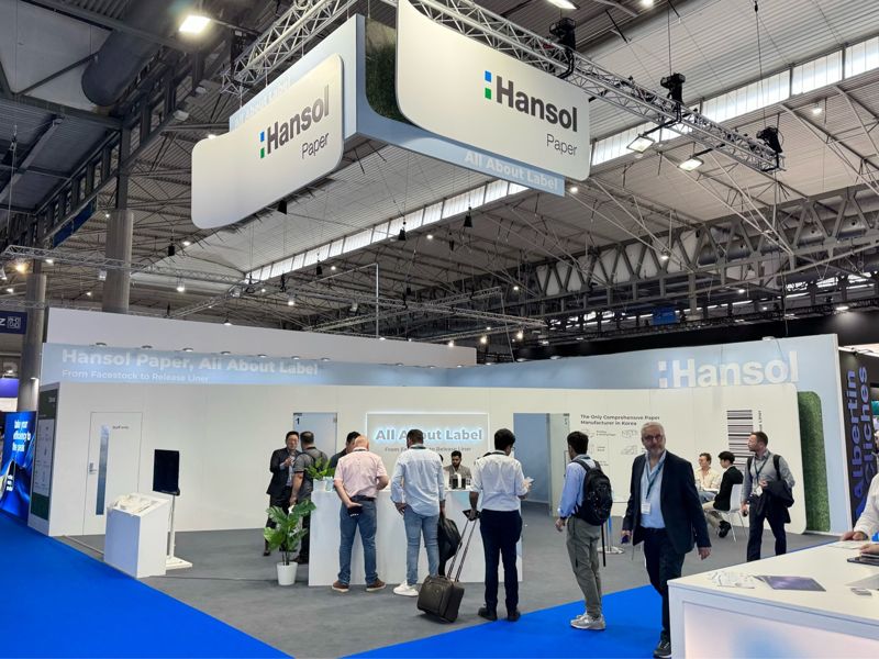 <span id='_stock_code_213500' data-stockcode='213500'>한솔제지</span> 유럽 찾아 무독성 라벨 선보인다