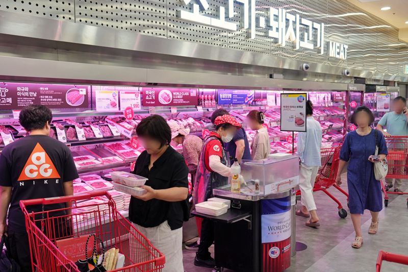 서울 중구 롯데마트 제타플렉스 서울역점의 축산 코너 전경. 롯데마트 제공