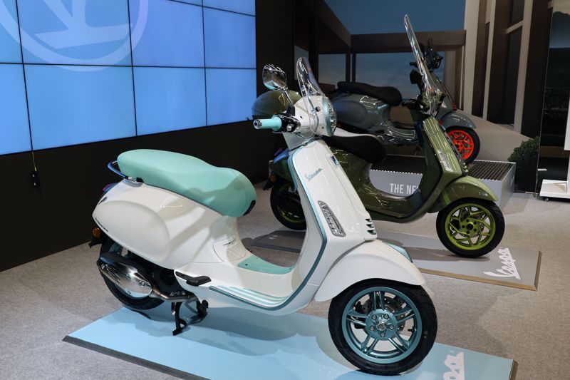 이탈리아 모터사이클 브랜드 베스파가 지난 12일 서울 강남구 모토플렉스 서울점에서 2026년형 신모델 ‘프리마베라S’와 ‘스프린트S’, ‘스프린트 오피치나8’, ‘스프린트 테크’를 공개했다. 사진&#x3D;서동일 기자