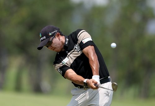 장타자 김홍택의 웨지샷. 연합뉴스