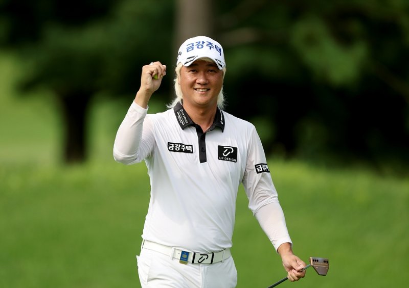 얼마전 kpga 무대에 복귀한 허인회 프로도 opus를 사용하고 있다.kpga 제공