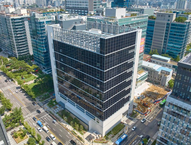 가산 데이터센터 전경. <span id='_stock_code_375500' data-stockcode='375500'>DL이앤씨</span> 제공