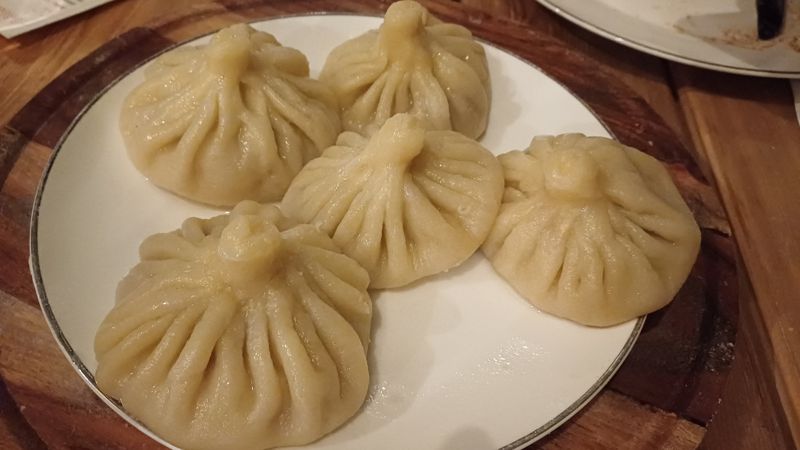 조지아 전통 음식 힌칼리. 