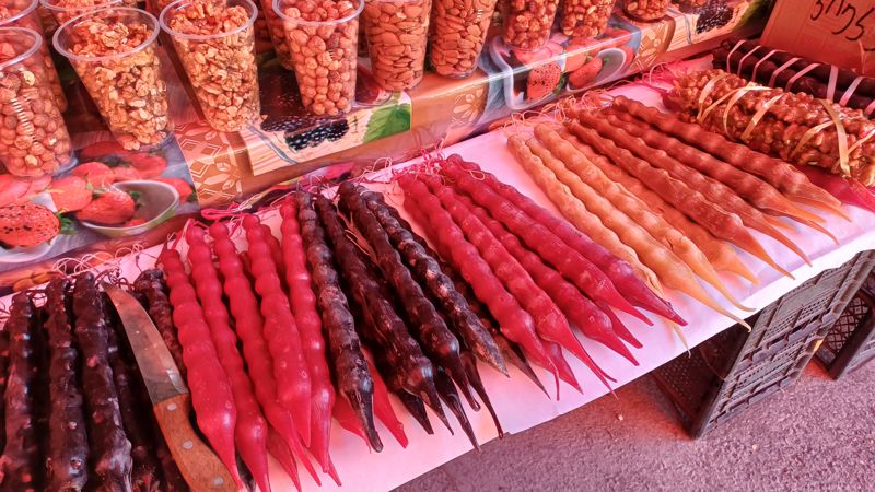 조지아 전통 간식 추르츠헬라.