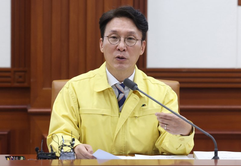 김민석 국무총리가 2일 오후 서울 종로구 정부서울청사에서 열린 중앙안전관리위원회 회의에서 발언을 하고 있다. (공동취재) 2025.10.2&#x2F;뉴스1 ⓒ News1 임세영 기자 &#x2F;사진&#x3D;뉴스1