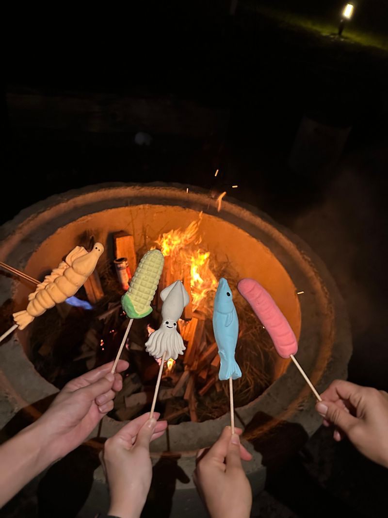 '모닥불 간식 세트'로 제공되는 마시멜로우