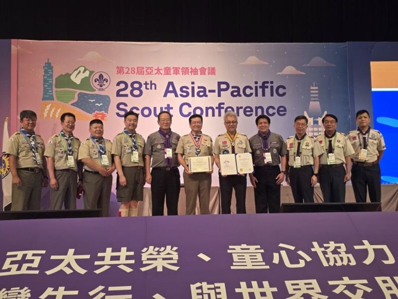 이찬희 한국스카우트연맹 총재가 대만 스카우트연맹(TGASC)이 외국인에게 수여하는 최고 훈장인 녹옥장성장(Green Jade GreatWall Award)을 수상했다. 한국스카우트연맹 제공